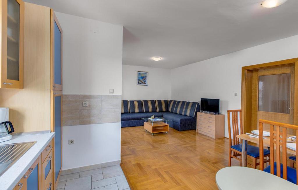 Apartments Dunja Malinska Exterior photo